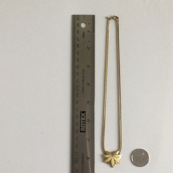 Vintage MONET Flower Chocker Necklace - Picture 5 of 5